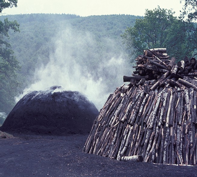 Holzkohlenmeiler im Siegerland