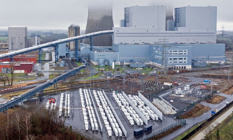 Foto vom Batterie-Großspeicher in Hamm-Uentrop auf dem Gelände des stillgelegten Steinkohle-Kraftwerks "Westfalen"