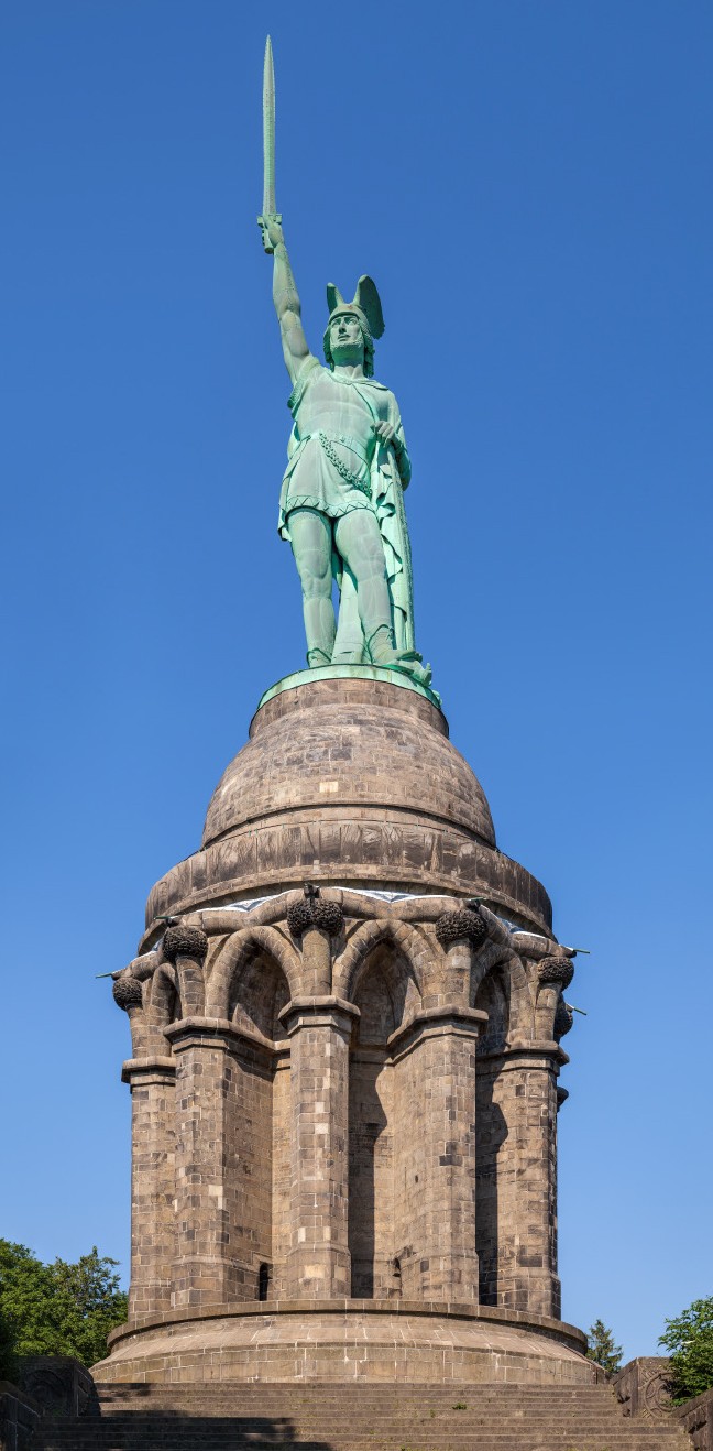 Foto vom Hermannsdenkmal aus der Bodenperspektive